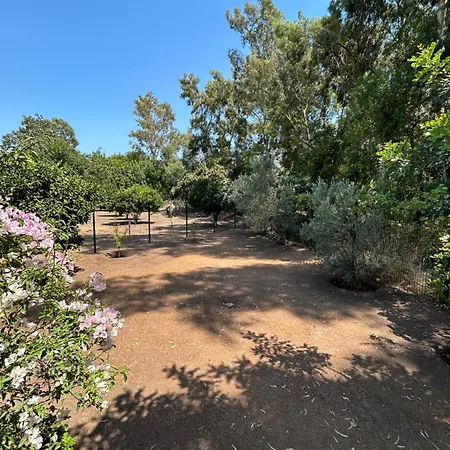 Semesterbostad Hisaroenue Jasmin 350m